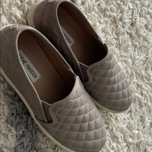Steve Madden slip ons